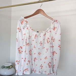 White-floral shirt, quarter cut sleeves, 96% polyester